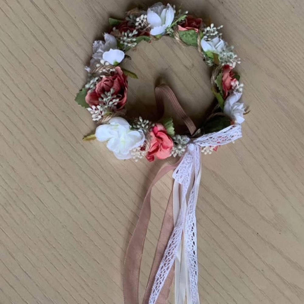 🎉3/$20🎉 Floral Crown with Coral and White Flowers and ribbon